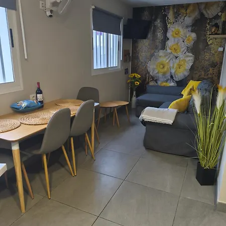 4p Playa Chica 2min Wifi Apartamento